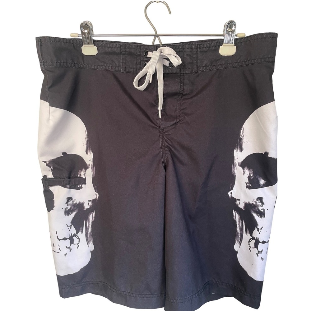 Black Matter Hot Topic Skull Graphic Board Shorts Men's Large Y2K Mall Goth